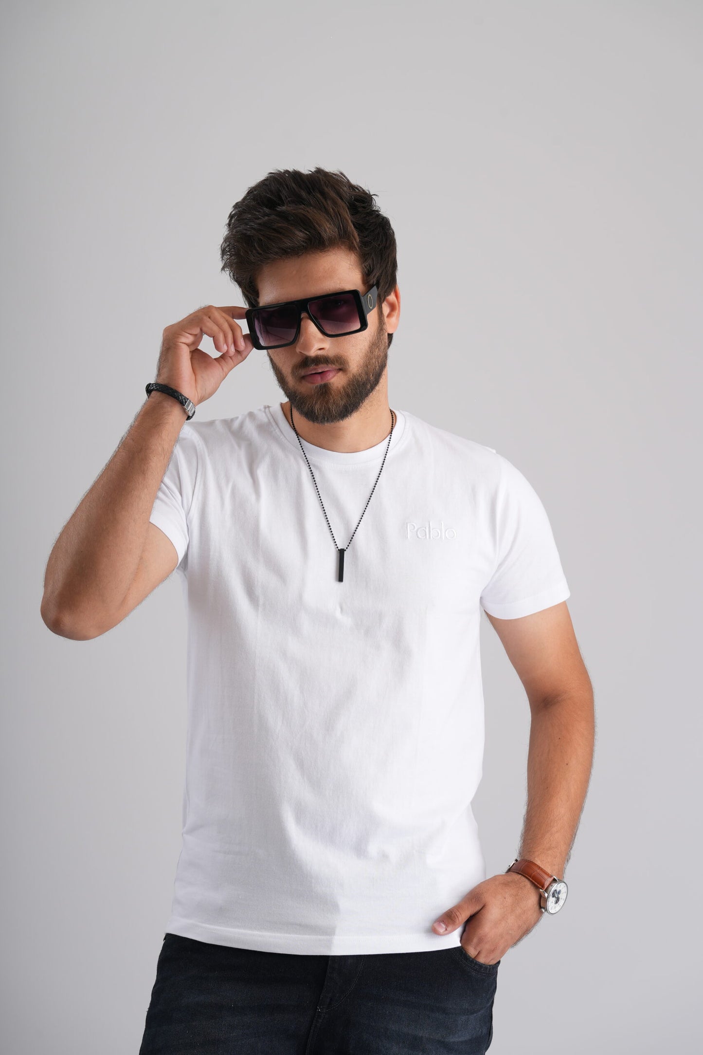 White Round Neck T-Shirt – Classic 'Pablo' Embroidery for a Stylish Look