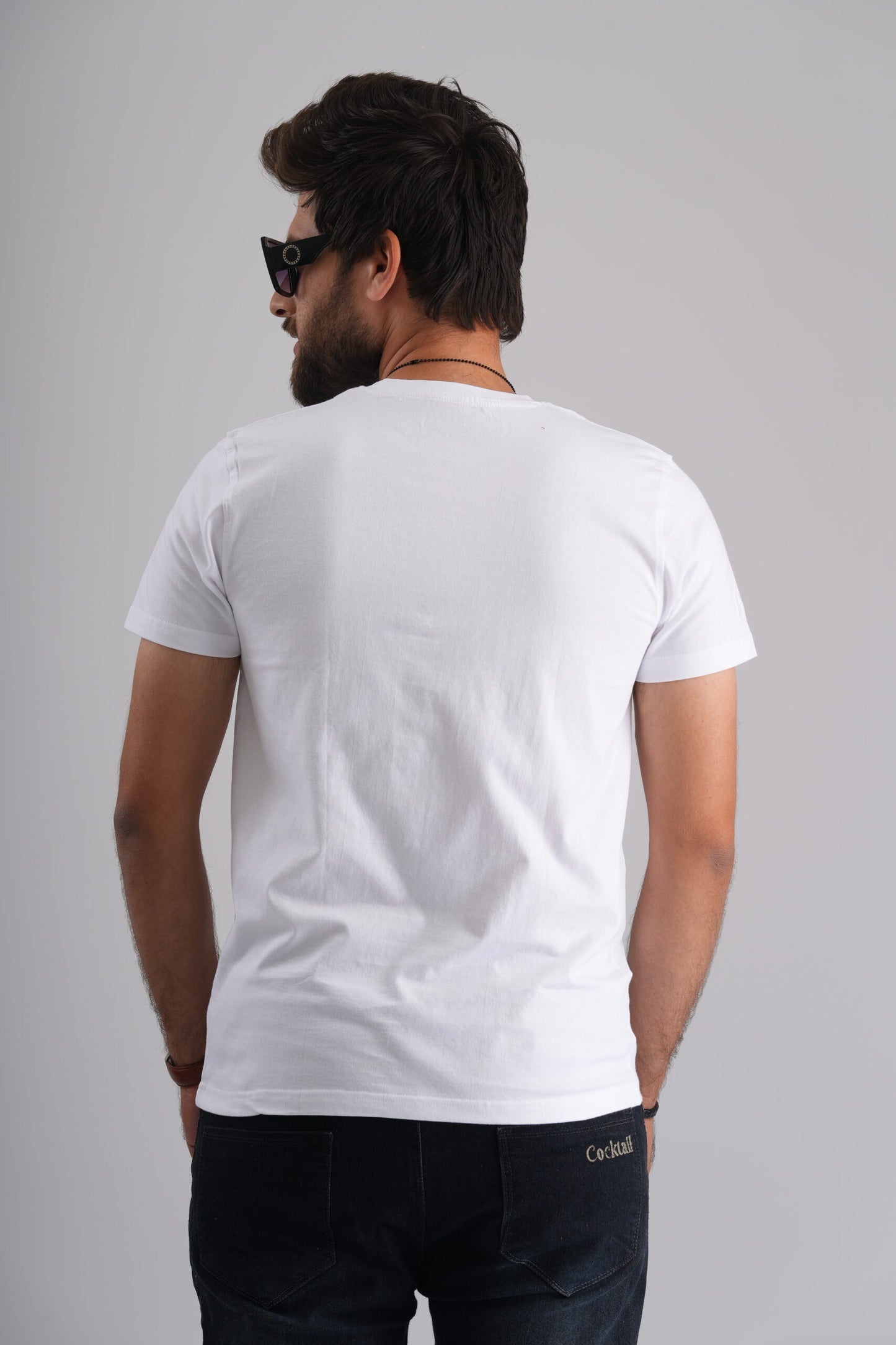 White Round Neck T-Shirt – Classic 'Pablo' Embroidery for a Stylish Look