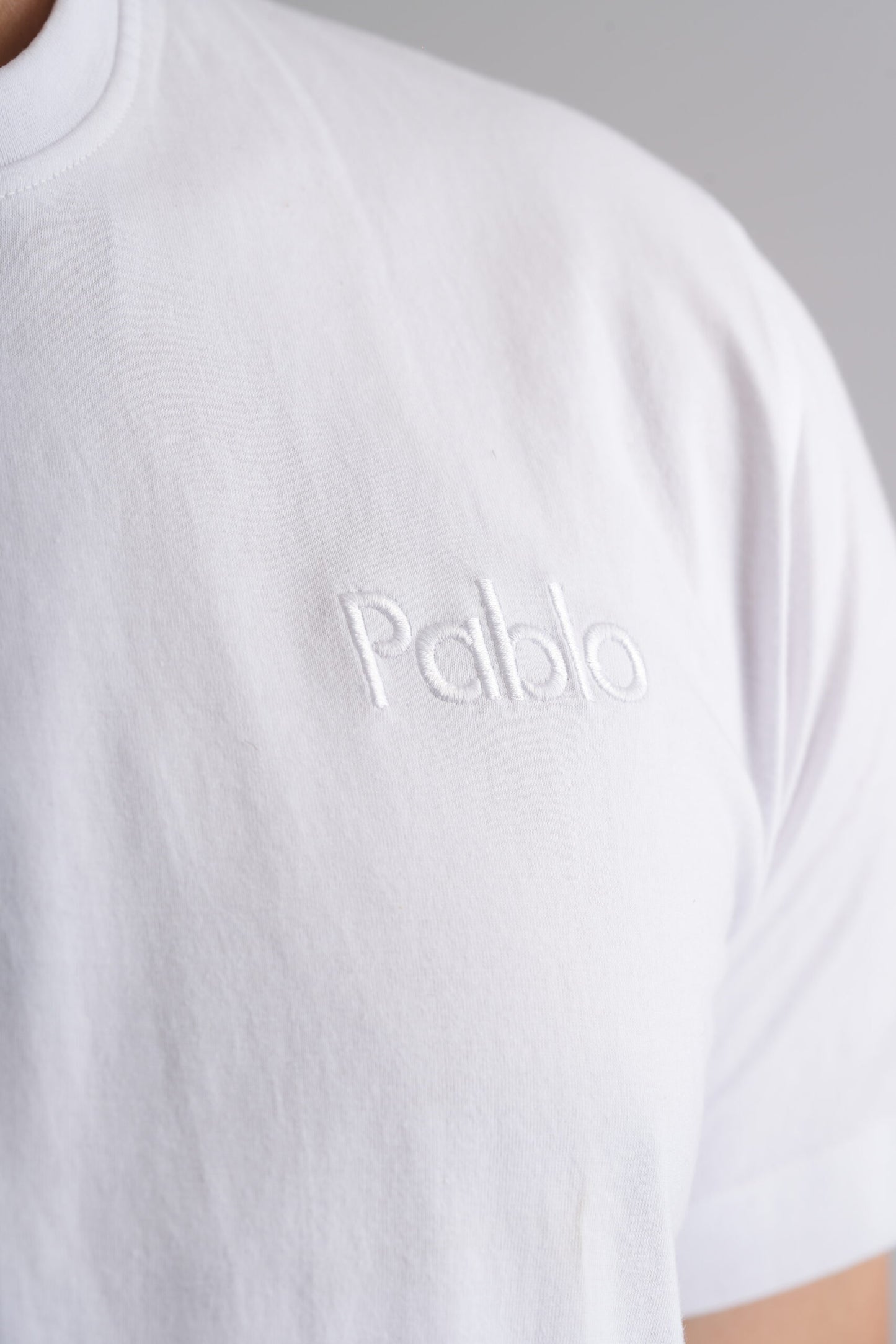 White Round Neck T-Shirt – Classic 'Pablo' Embroidery for a Stylish Look